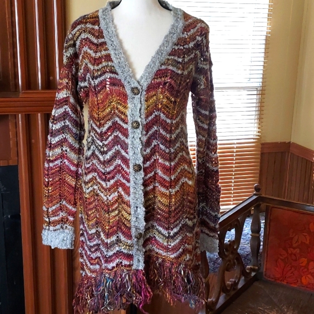 Long sleeved fringed cardigan by Ponsesa